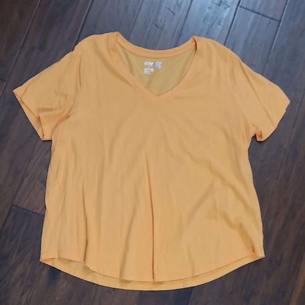 💥3/12Terra & Sky Women's Short Sleeve Sunny Orange V-Neck Top size 1X (16W-18W)